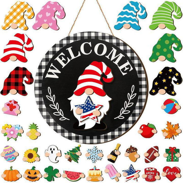 BowLift | The best Christmas decorationsInterchangeable welcome sign with wooden gnome