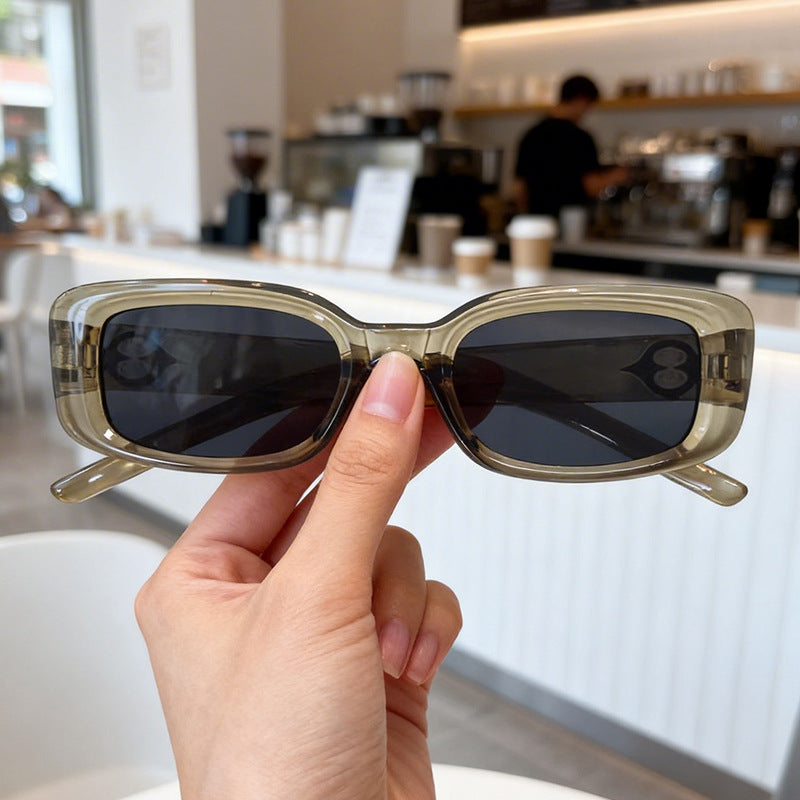 Vintage-Inspired Oversized Sunglasses Bowlift