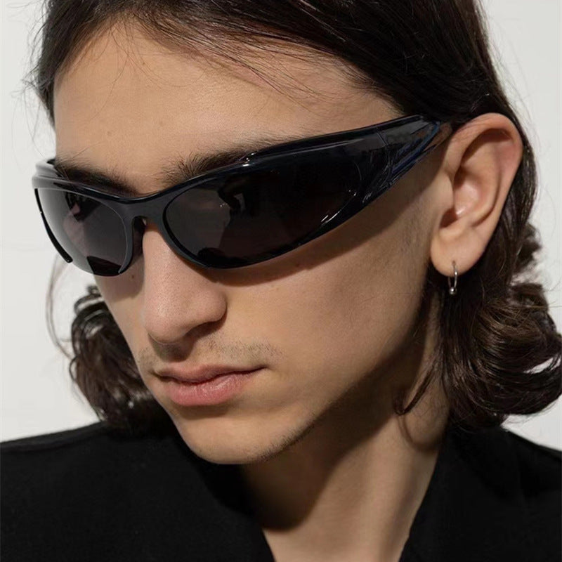 Ladies sporty UV protection sunglasses with aerodynamic design Bowlift