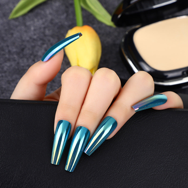 Artifical nails in modern holographic design Bowlift