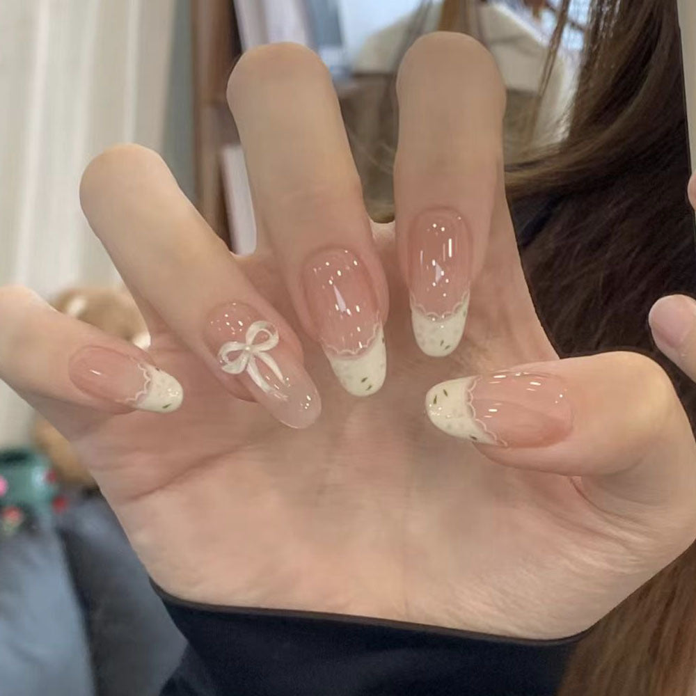 Artificial nails with elegant ombre look Bowlift