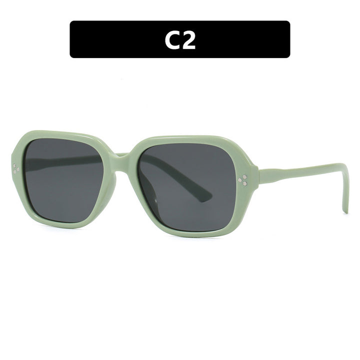 Women stylish sunglasses in trendy geometric design Bowlift