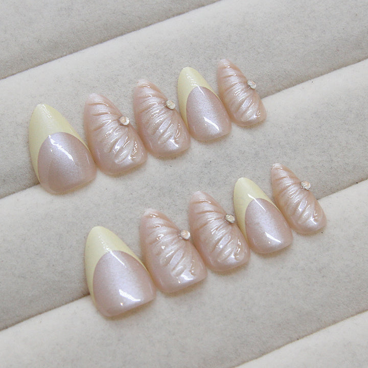 Artistic Shell-Crafted Press-On Nail Extensions Bowlift