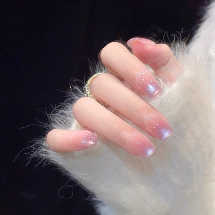 Artificial nails with elegant ombre effect Bowlift