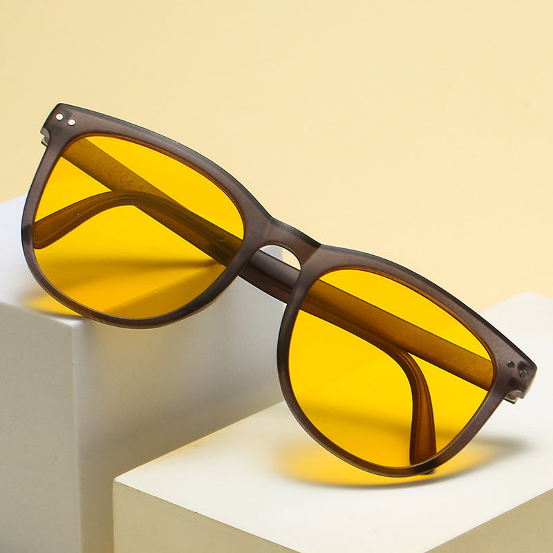 Ladies Fashion Tortoiseshell Sunglasses with Stylish Frame Bowlift