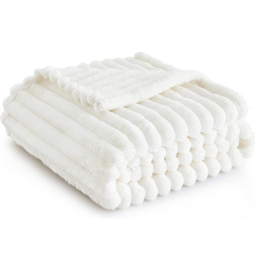 Cozy Plush Throw Blanket Bowlift