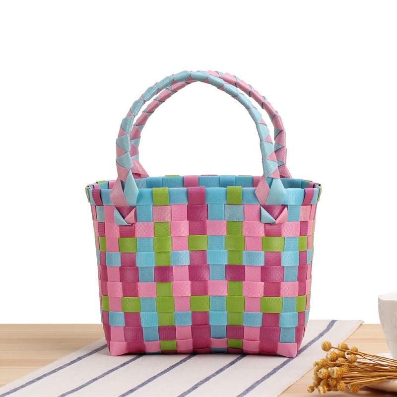 Handbag made of woven material with a stylish check pattern Bowlift