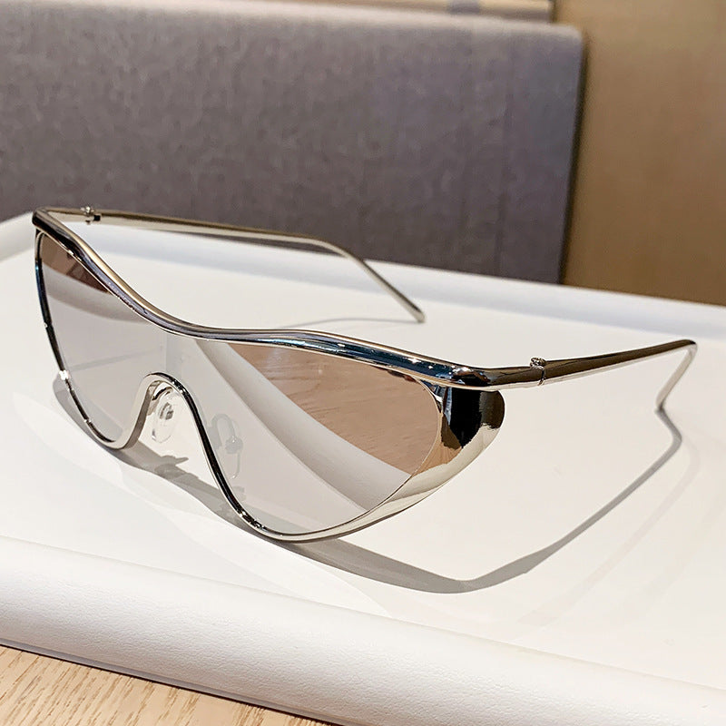 Women's futuristic oversized sunglasses with striking design Bowlift