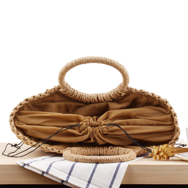 Beach bag made of durable woven material with modern circular design Bowlift