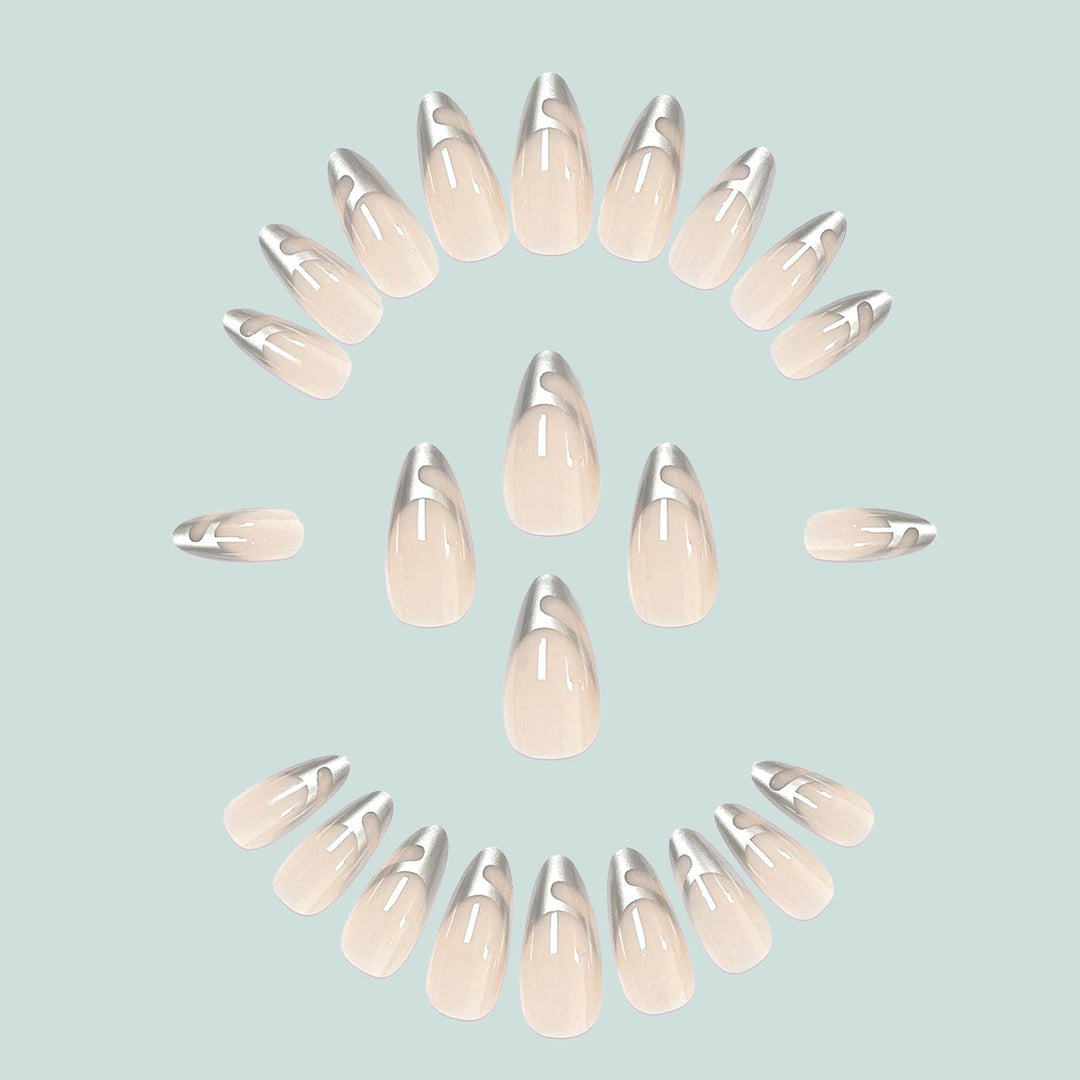 Exclusive Stiletto Artificial Nails with Metallic Accents Bowlift