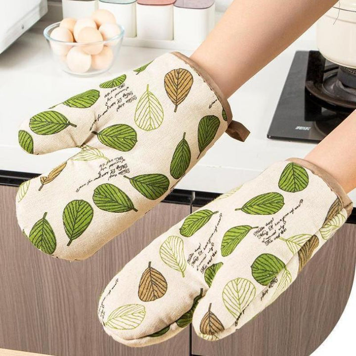Heat-resistant cotton oven mitt with silicone grip and hanging loop Bowlift