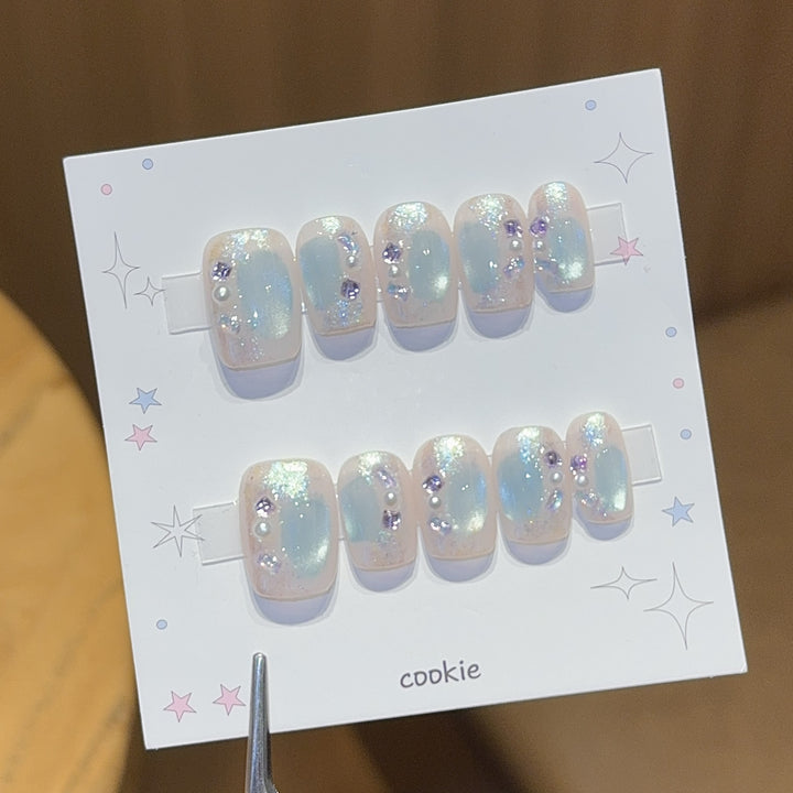 Artificial nails with pearl and glitter decoration Bowlift