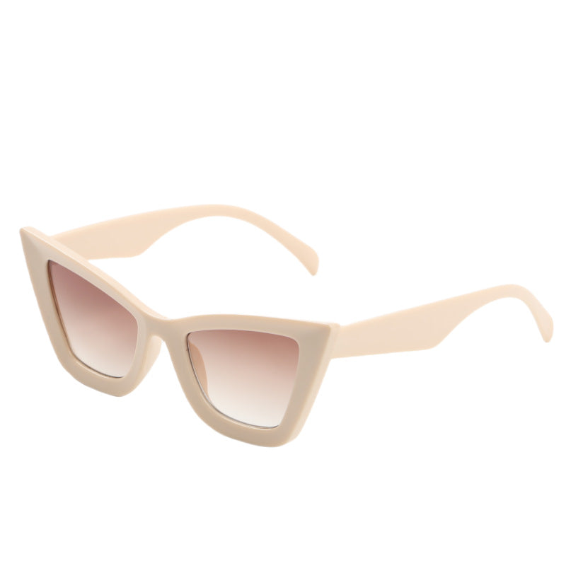 Women fashion forward Cat-Eye sunglasses Bowlift