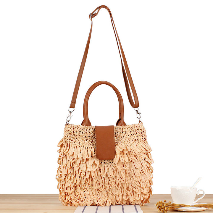Luxurious shoulder bag with handmade fringes Bowlift