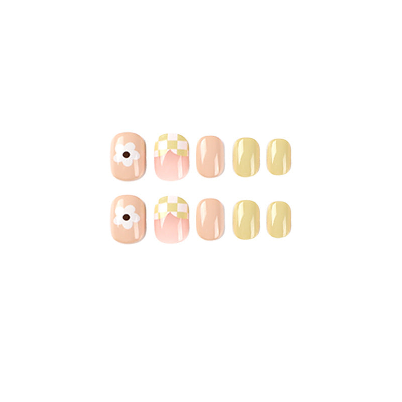 Artful nail art in modern design Bowlift