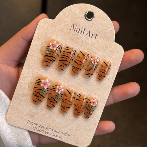 Floral Design Press-On Nail Set Bowlift