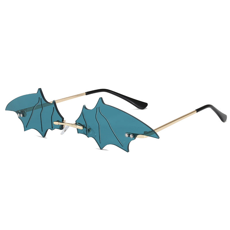 Women's designer sunglasses in exceptional bat style Bowlift