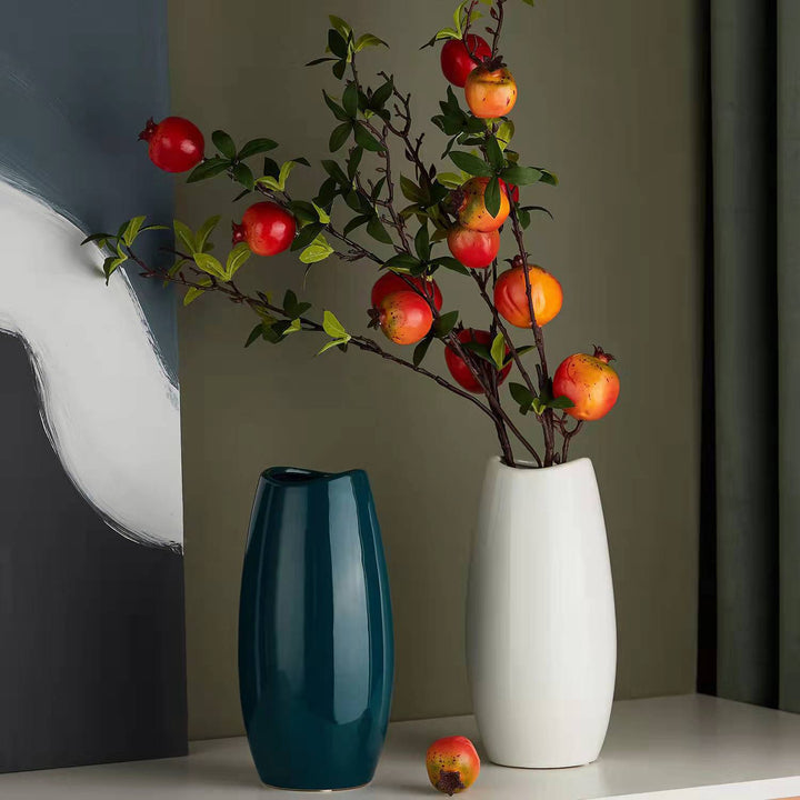 Elegant ceramic vase in modern design Bowlift