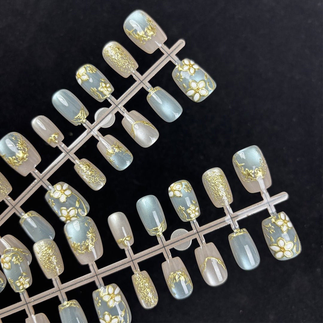 Floral-Themed Press-On Nail Kit Bowlift