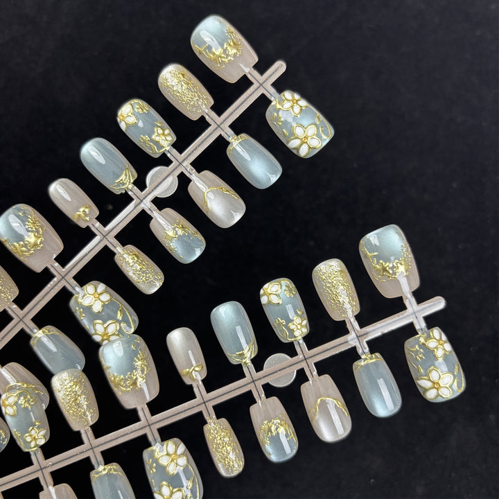 Floral-Themed Press-On Nail Kit Bowlift