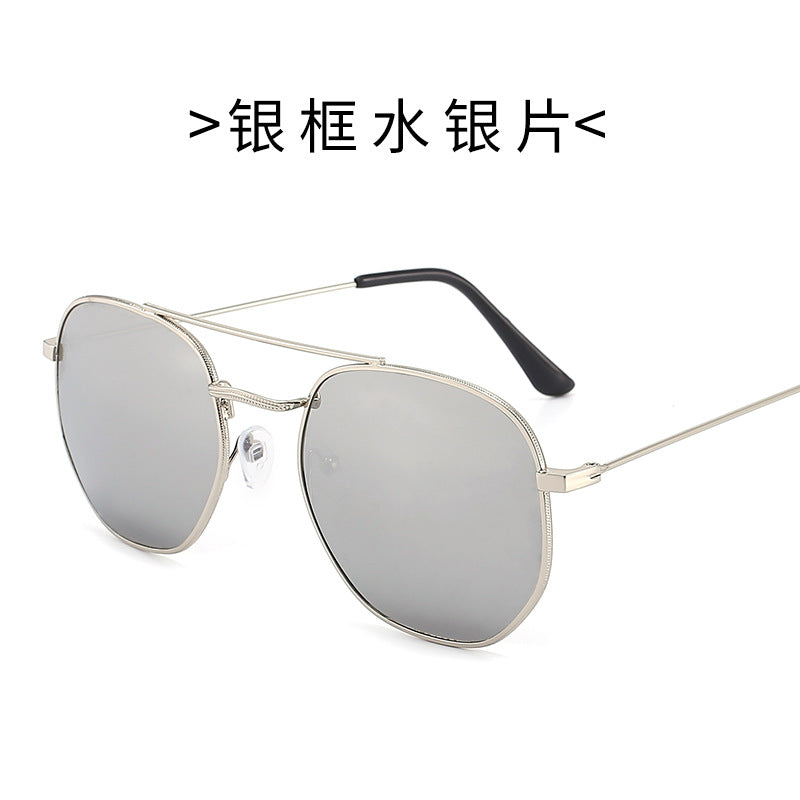 Ladies sunglasses with oval frame and protective gradient lens Bowlift