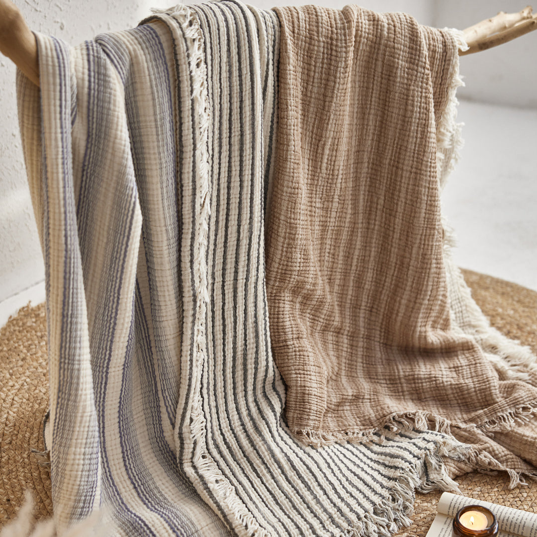 Ladies elegant and airy bedspread made of high-quality cotton Bowlift