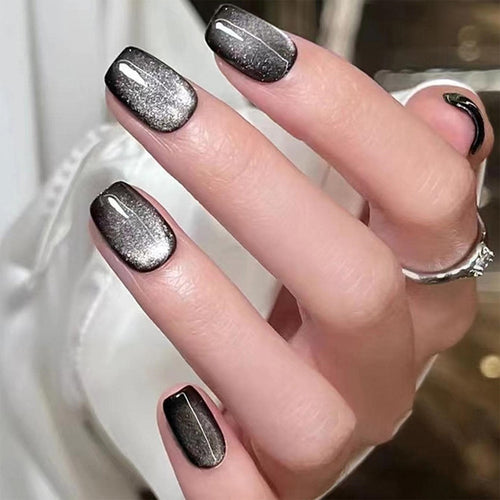 Artificial nails with holographic shine Bowlift