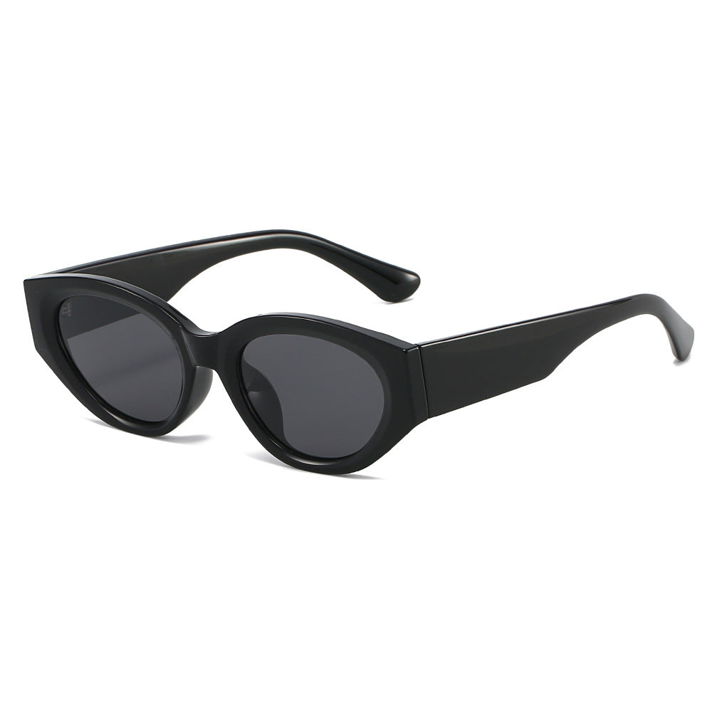 Women Cat-Eye Sunglasses with modern, transparent frame and UV protection Bowlift