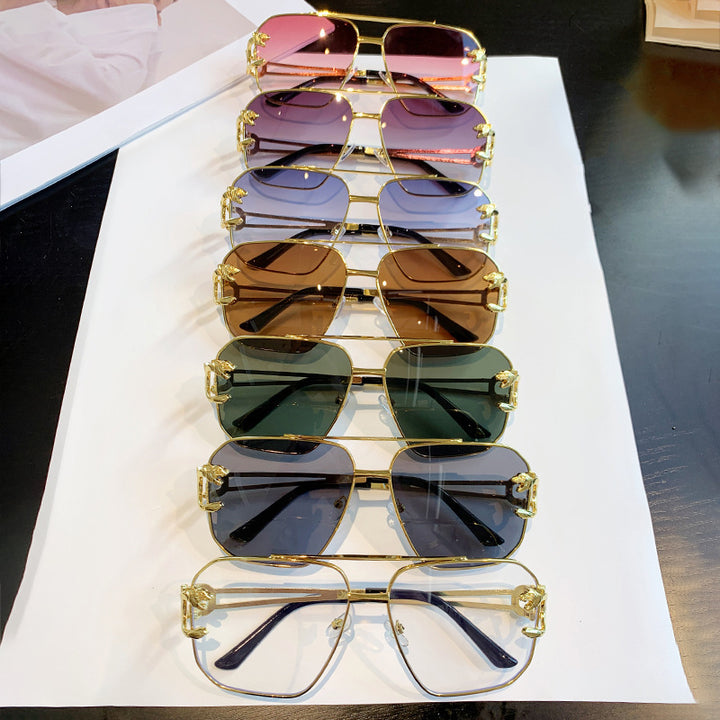 Ladies square sunglasses with luxurious metal frame Bowlift