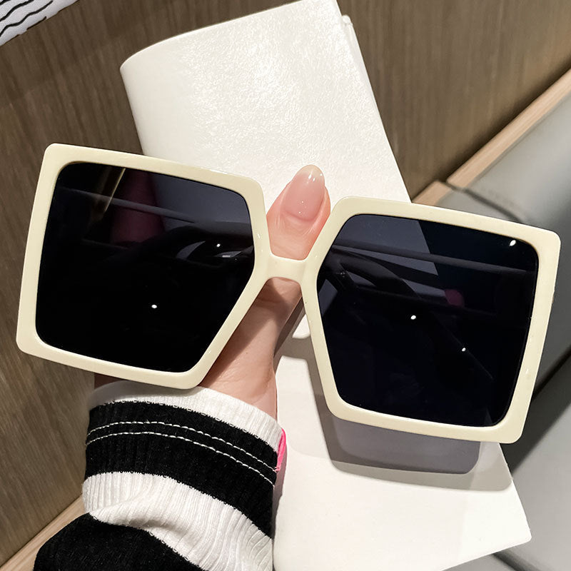Women's Elegant Oversized Sunglasses with Geometric Frame and Polarized Lenses Bowlift
