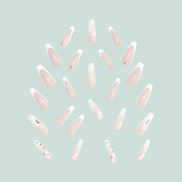 Glamorous stiletto artificial nails with floral details Bowlift