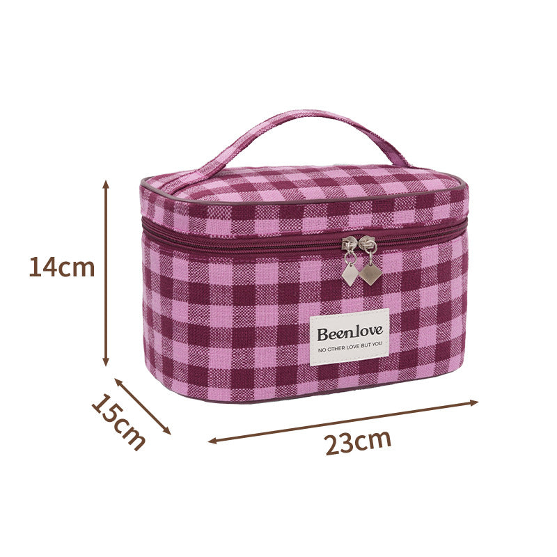 Stylish Checkered Makeup Case Bowlift