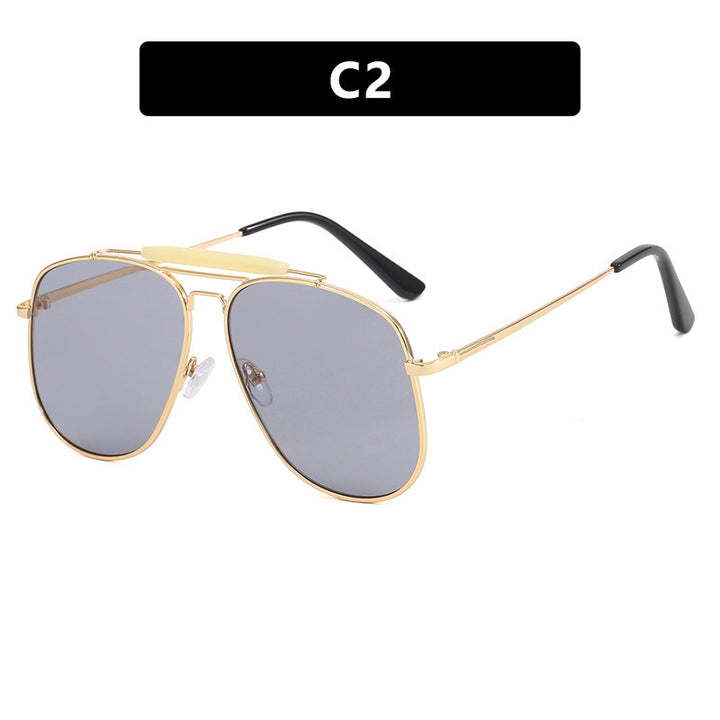 Ladies Pilot Sunglasses with Gold Frame Bowlift