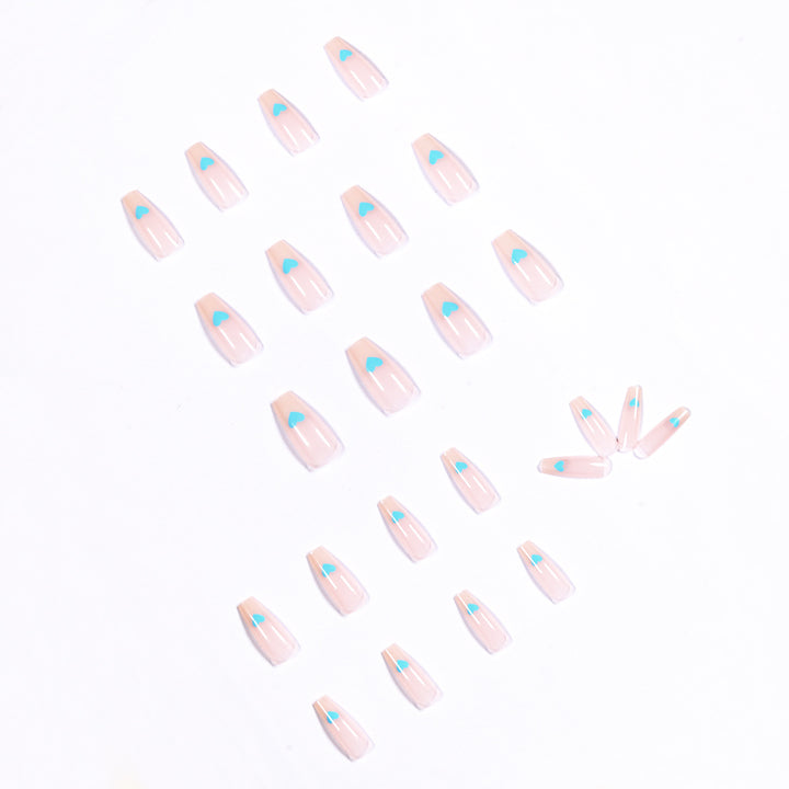 Artful nail art with heart motifs Bowlift