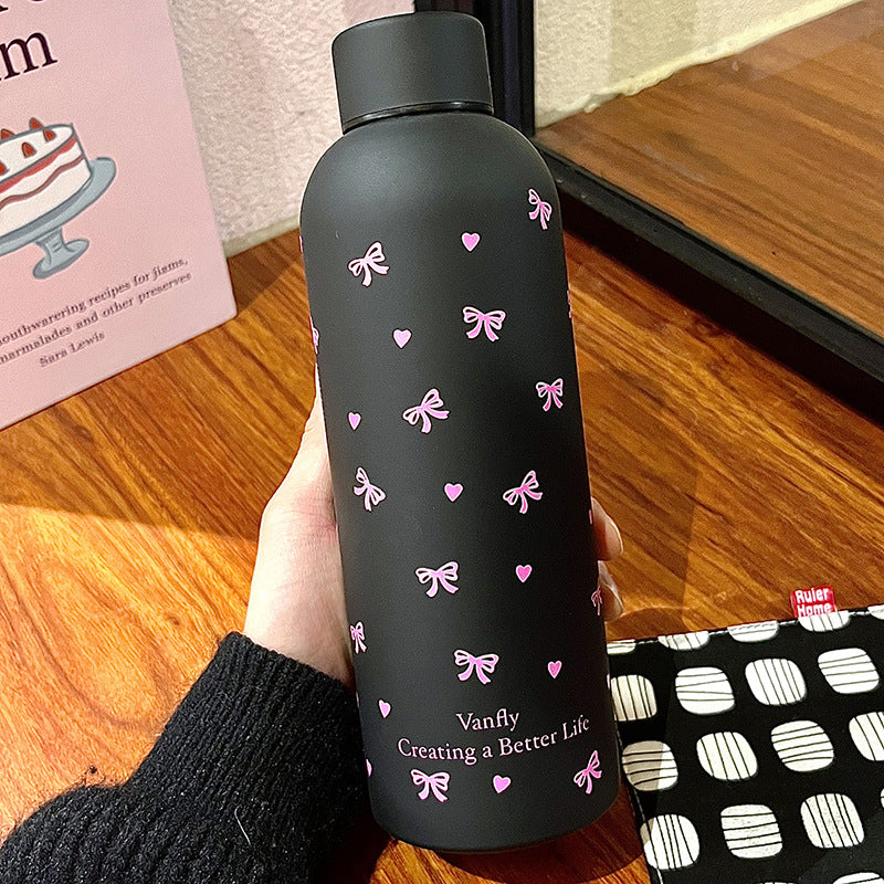 Women’s insulated cup with innovative closure system Bowlift