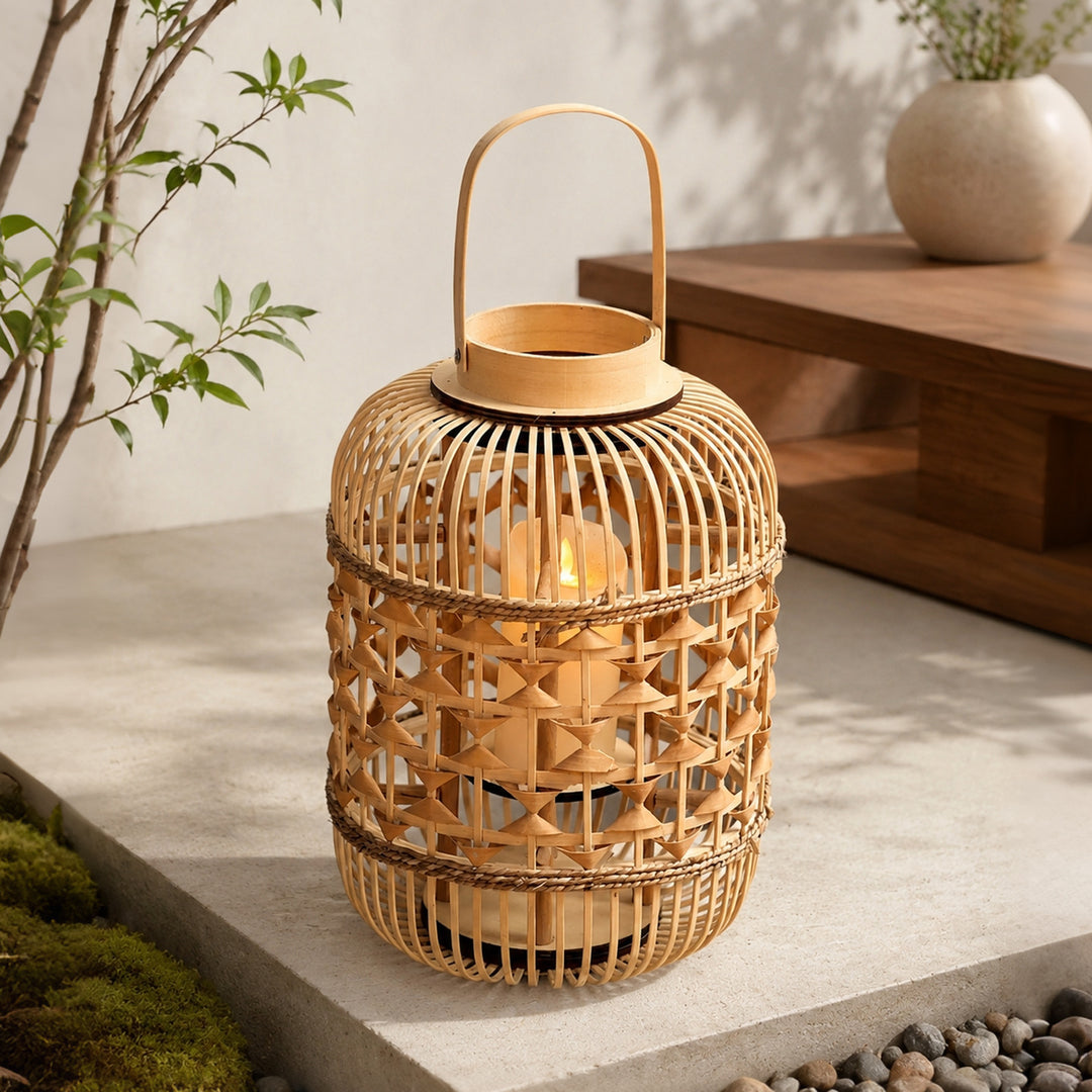 Decorative Lantern made of woven bamboo Bowlift