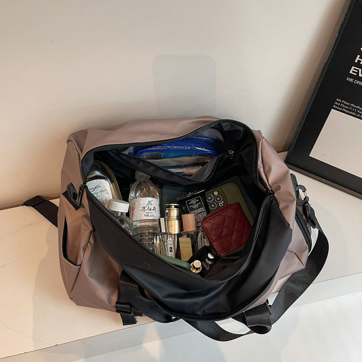 Sporty Travel Bag With Durable Design Bowlift