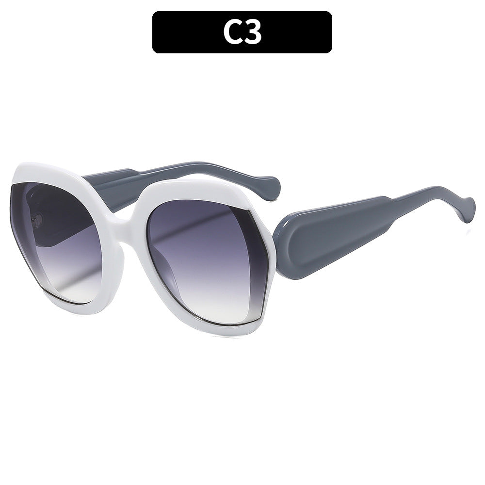 Retro-Inspired Oversized Sunglasses with Unique Temple Design