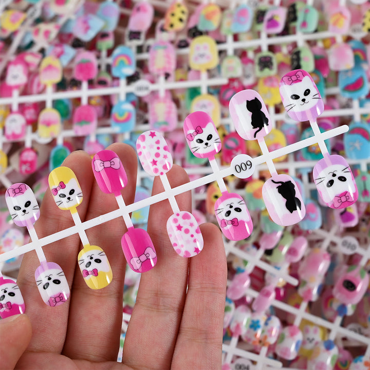 Children's Fun-Themed Press-On Nail Set Bowlift
