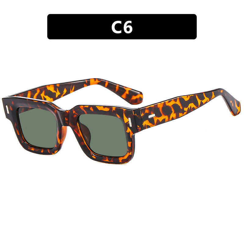 Ladies stylish square sunglasses with eye-catching leopard print Bowlift