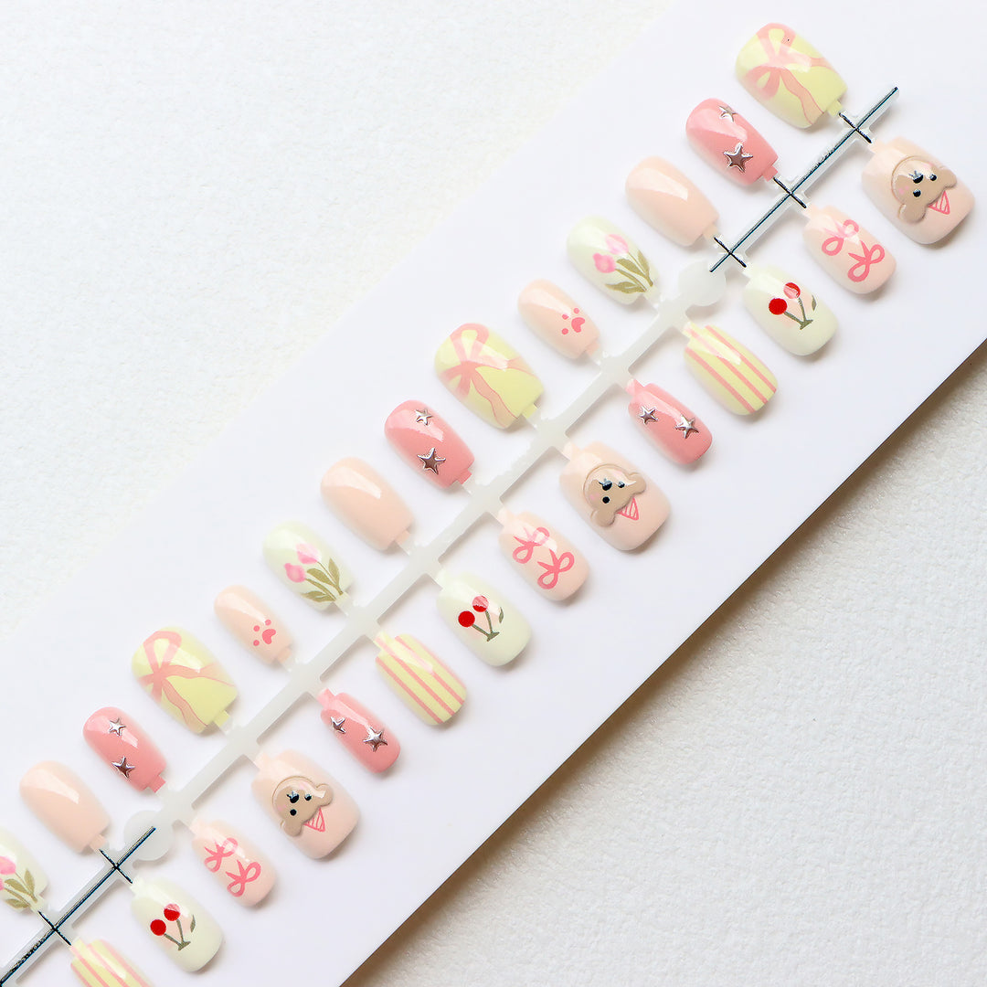 Cute Themed Press-On Nail Art Set Bowlift