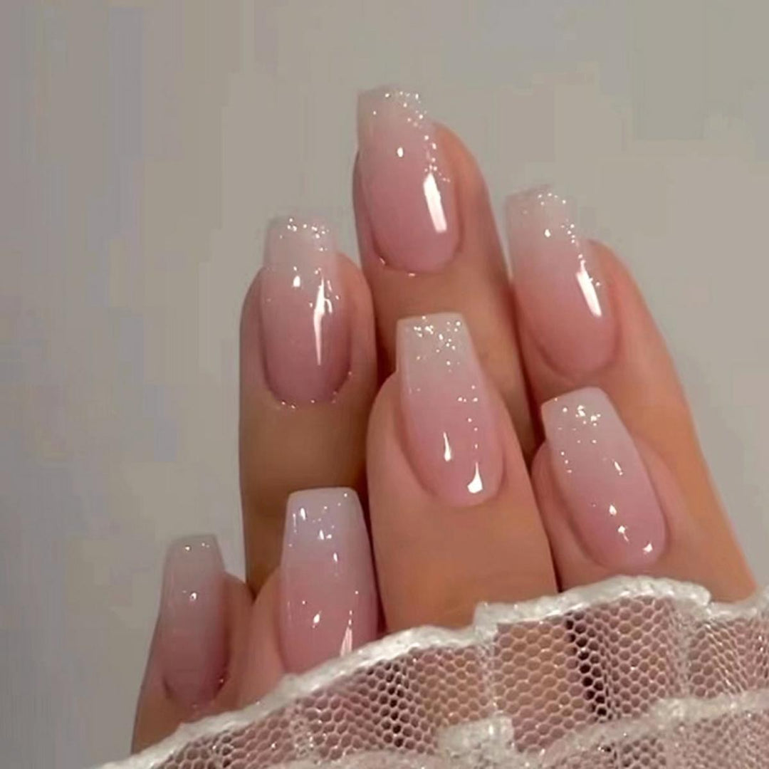 Elegant artificial nails Bowlift