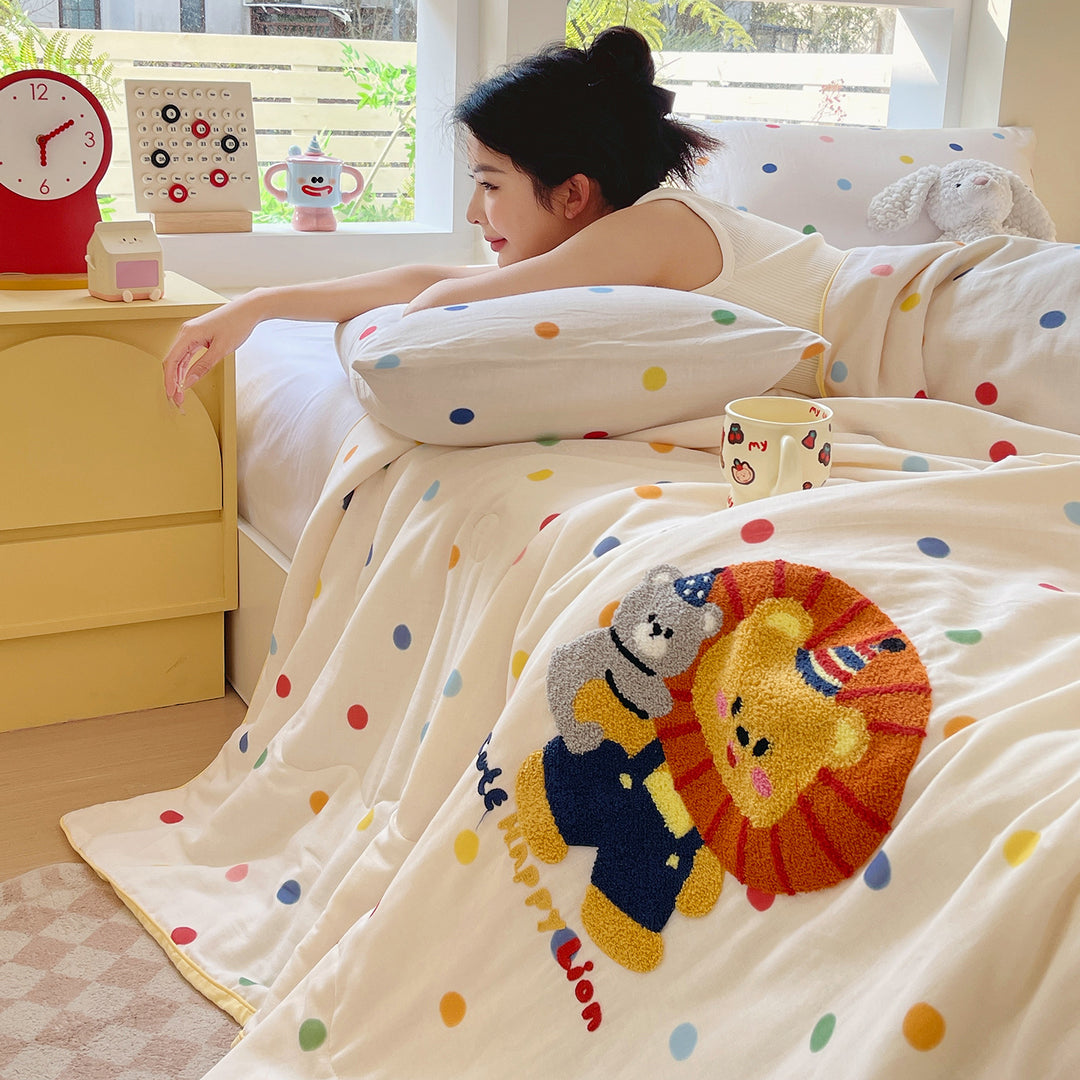 Women's cuddly blanket with cute bear design Bowlift