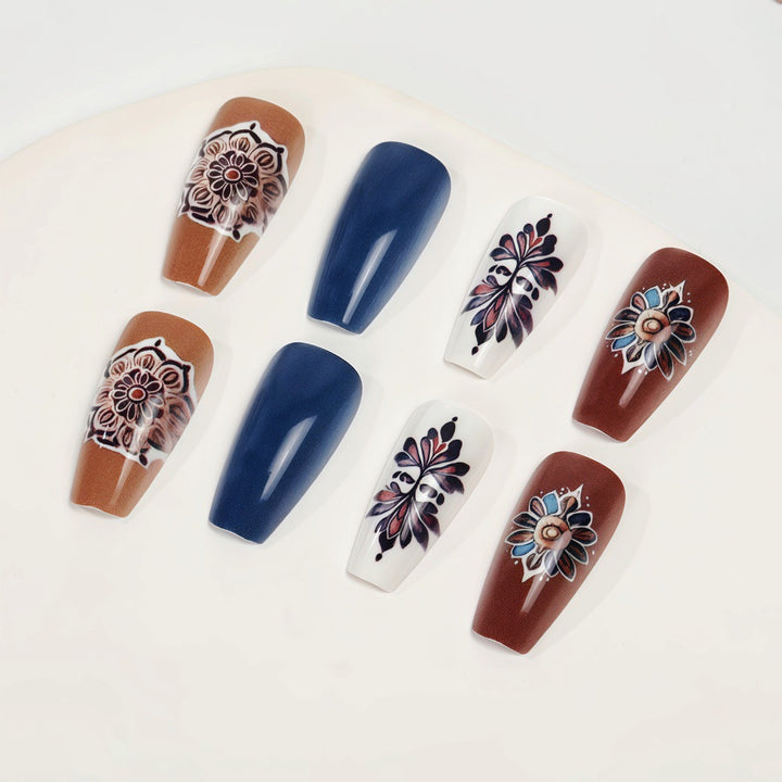 Artificial nails in elegant floral design Bowlift
