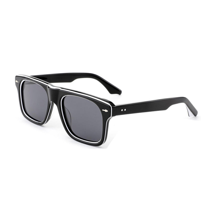 Ladies fashionable sunglasses in elegant tortoiseshell design Bowlift