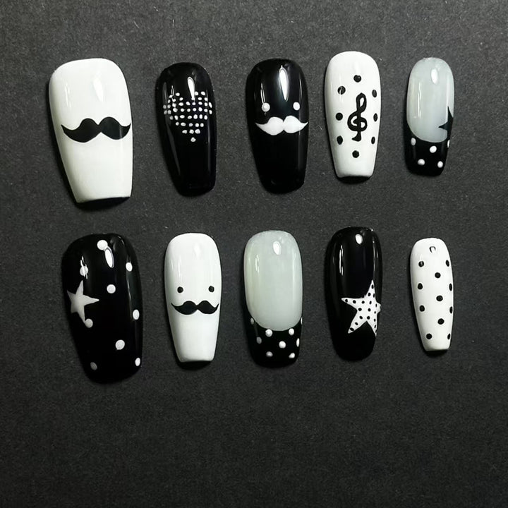 Whimsical Bear-Themed Press-On Nail Art Kit Bowlift
