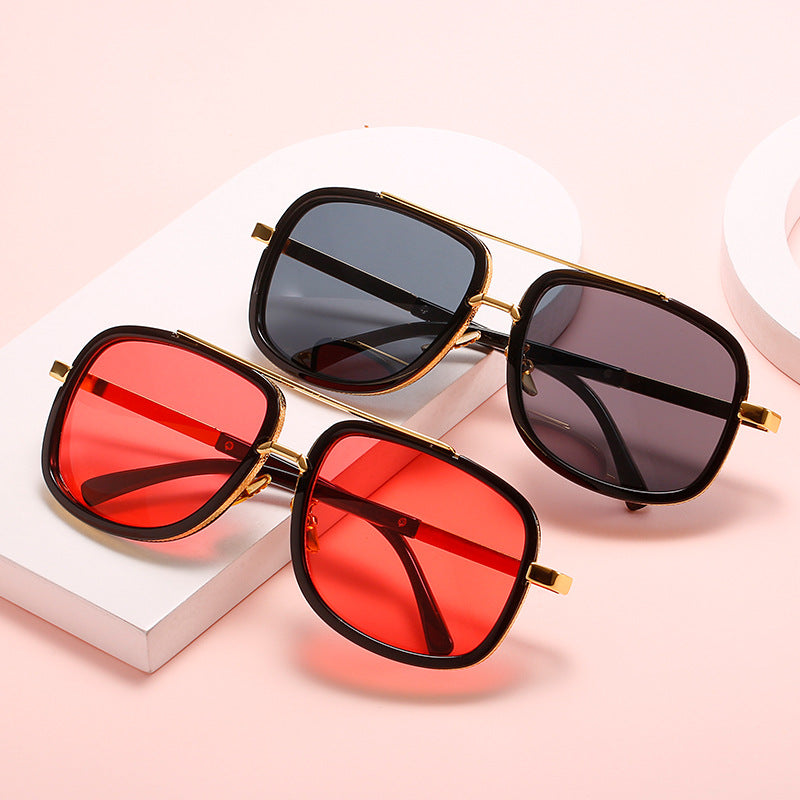 Ladies square sunglasses with luxurious accents Bowlift
