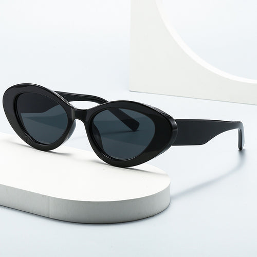 Women Elegant Sunglasses in Fashionable Design Bowlift