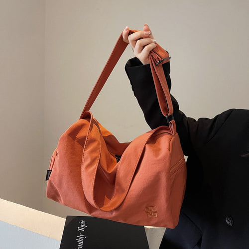 Multifunctional Sports Bag with Practical Carrying Options Bowlift