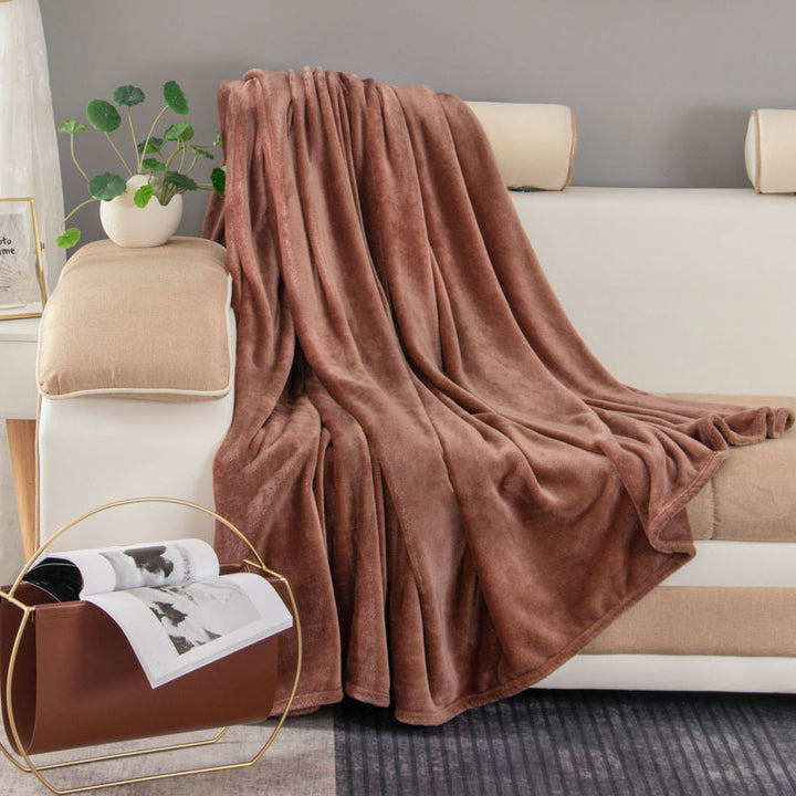 Ladies luxurious fleece blanket with soft texture Bowlift
